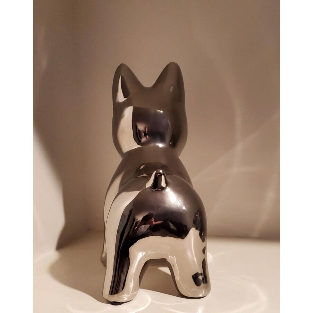 8" Tall  Silver Ceramic English Bulldog Statue / Home or Office Decoration - Picture 3 of 4